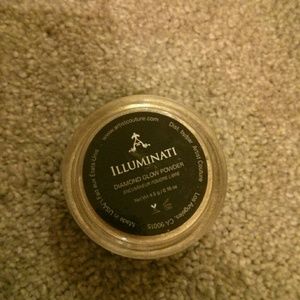 Artist couture highlighter in illuminati